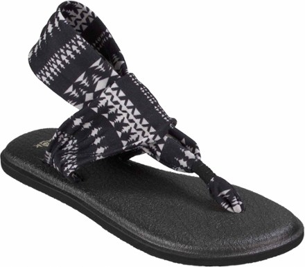 sanuk yoga sling sizing