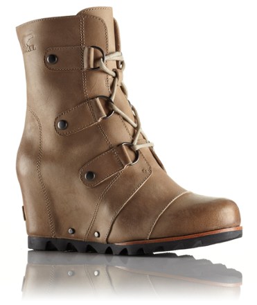 sorel joan of arctic tan