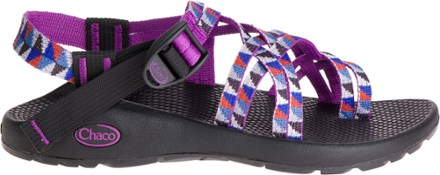 womens 9 wide chacos