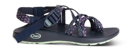 creed golden chacos